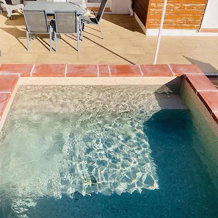 Blanco Y Madera 度假居 *