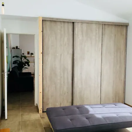 Blanco Y Madera 纳博讷