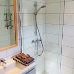 Blanco Y Madera