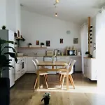 Blanco Y Madera Сasa de vacaciones Narbona