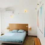 Blanco Y Madera Сasa de vacaciones *