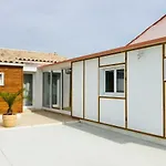 Blanco Y Madera Сasa de vacaciones
