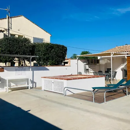 Nyaraló Blanco Y Madera *