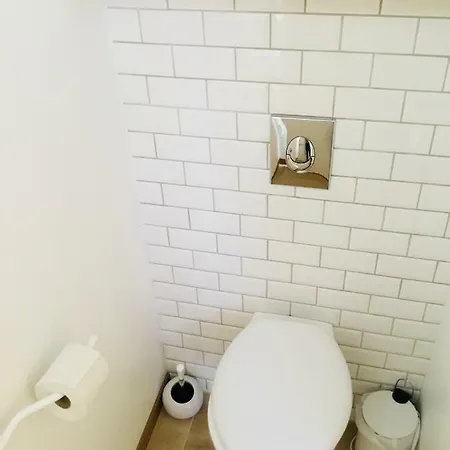 Blanco Y Madera Nyaraló Narbonne