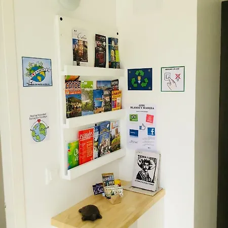 Nyaraló Blanco Y Madera